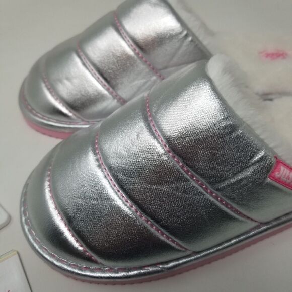 NWT. Justice quilted silver, fur lined house slippers. Size 6. - Picture 5 of 16